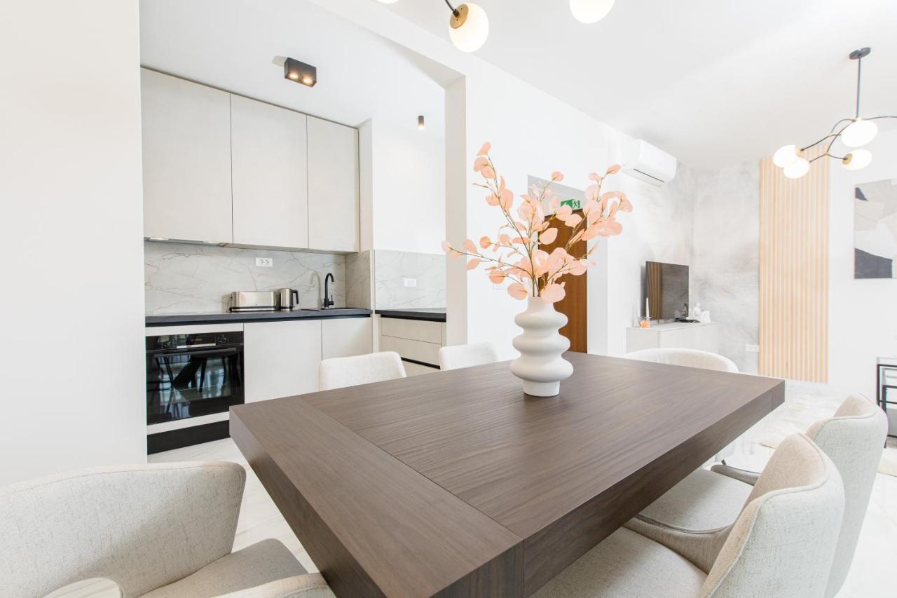 Cosmopolitan **** Appartement Split