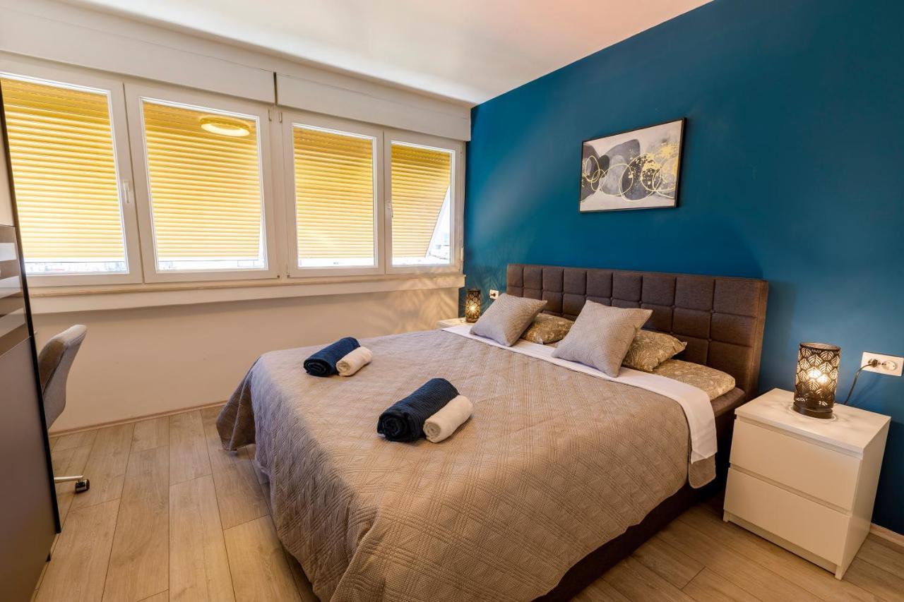 Sunny & Luxury Near City Center Apartment