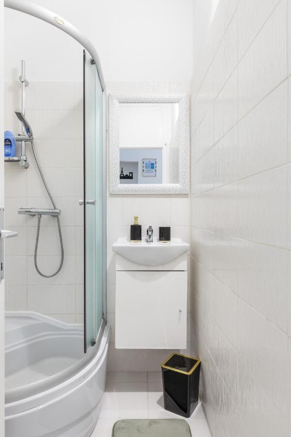 Apartment Chic Steps From Diocletian's Palace