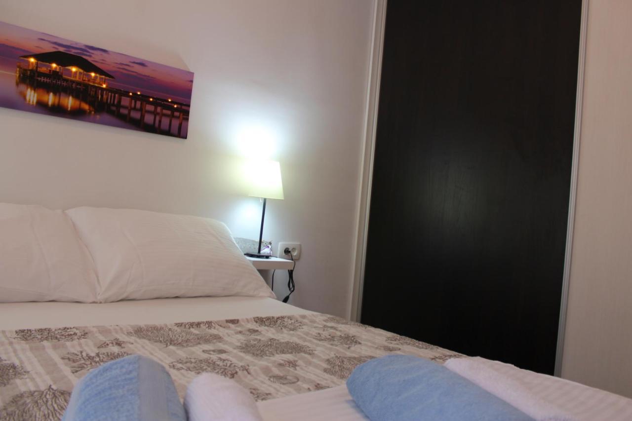 One Bedroom Apt With Wifi *