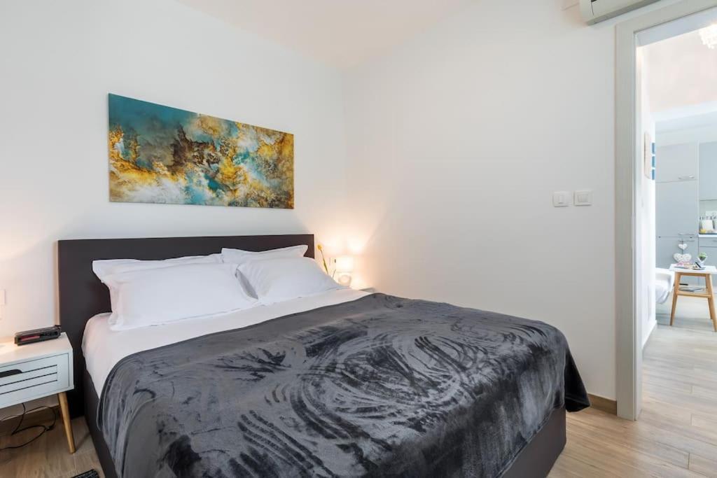 Brand New 1br Near Central Station, Old Town, Beach - 3 Minute Walking *
