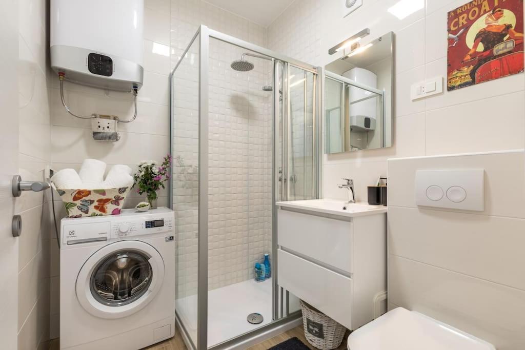Brand New 1br Near Central Station, Old Town, Beach - 3 Minute Walking Appartement Split