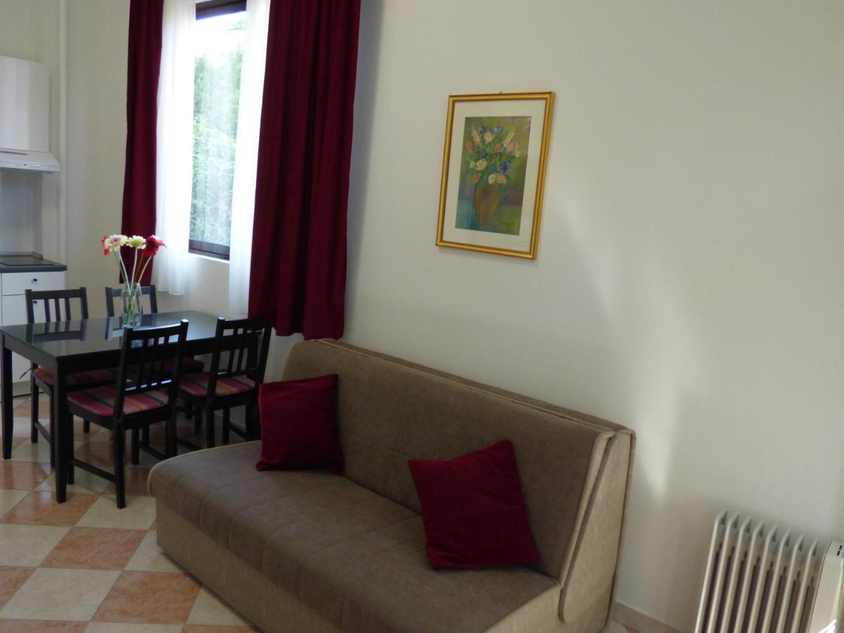 Apartment Apartman Mira