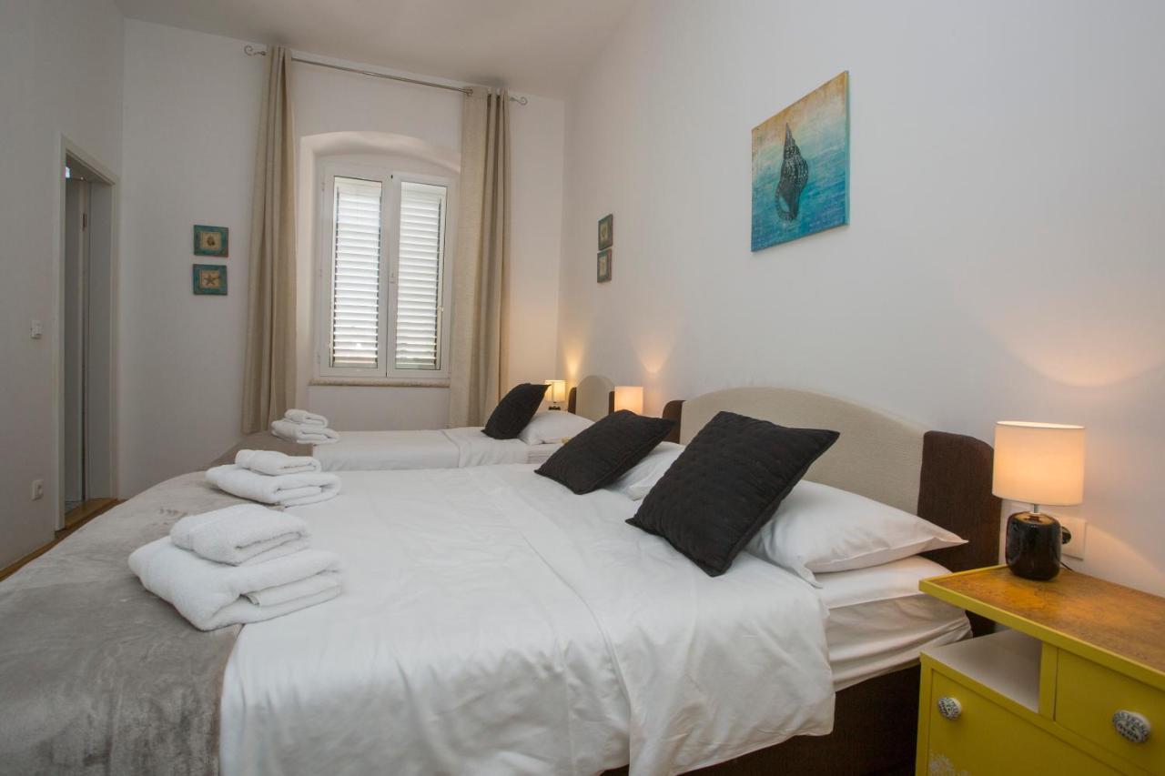 Town Place Apartamento *