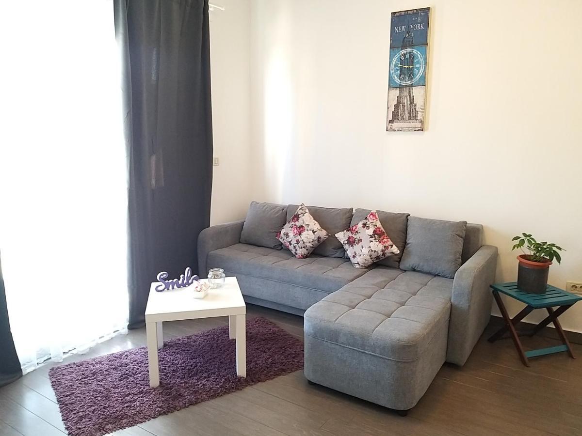 3 Bedroom With Terrace And Free Parking Apartment