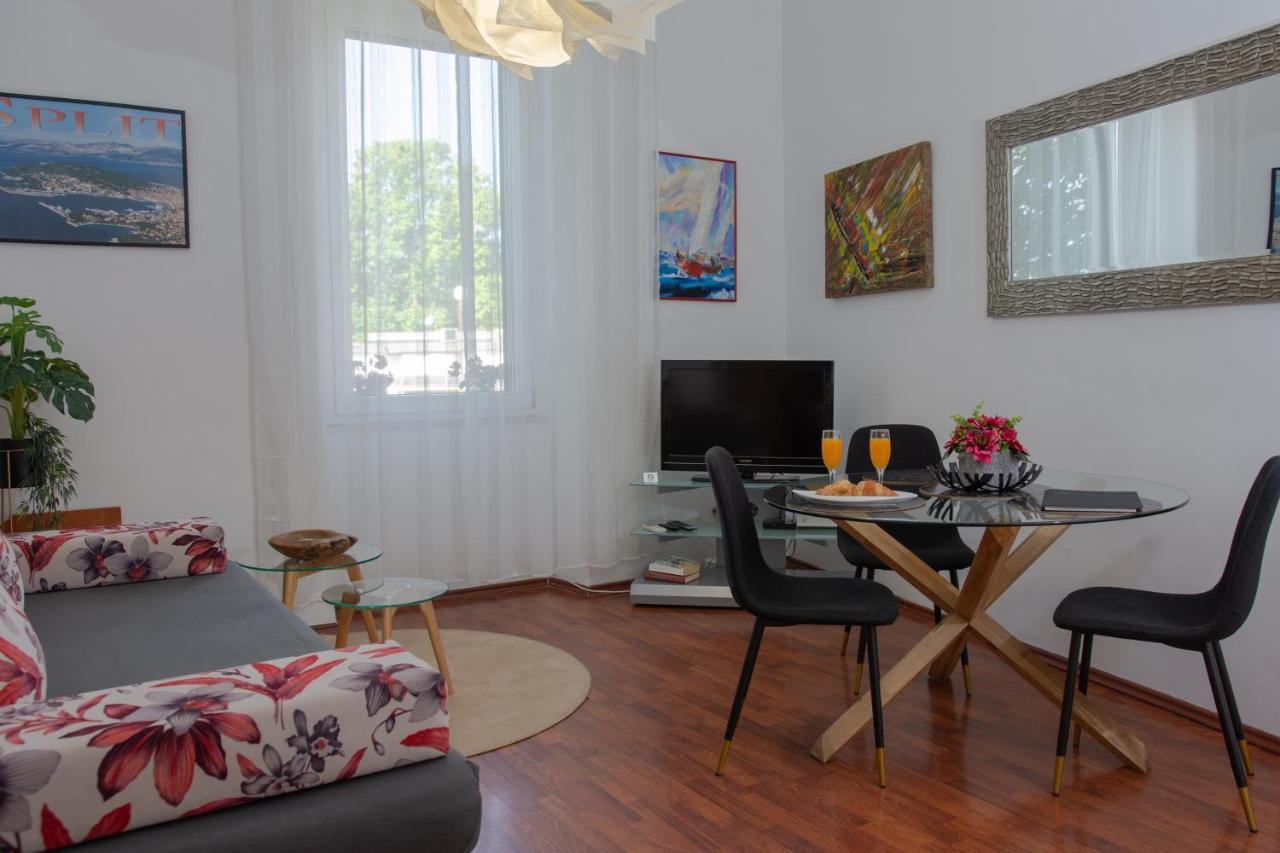 Cozy Central 3 Guests Split