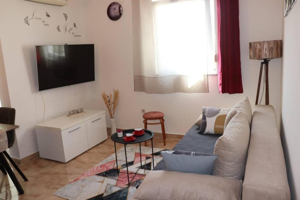 Kikaso - Near Mall Of Split, Free Parking Apartment *