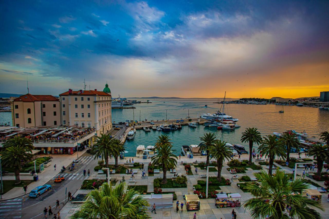 Riva - The Heart Of Palace *