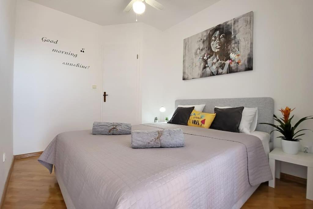 Summer Vibes Apartment Split