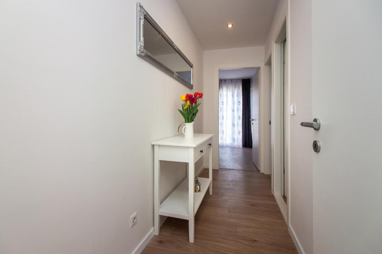 Apartment Bura2 , With Private Parking In The Garage *