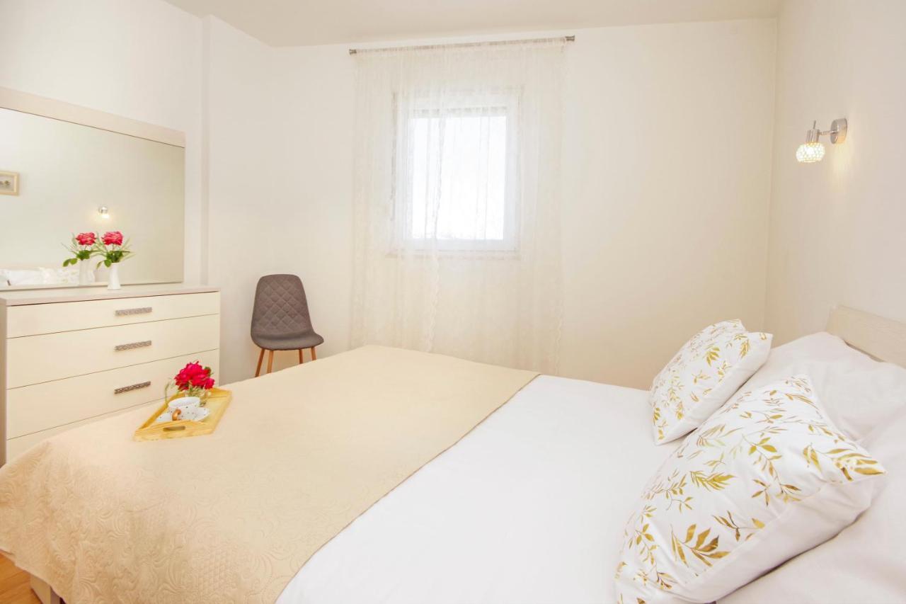 Sun Apartment