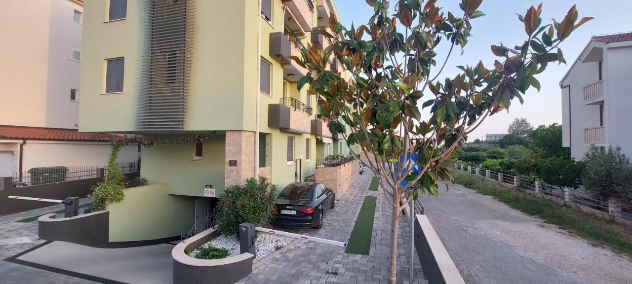 Searenity Apartment Split
