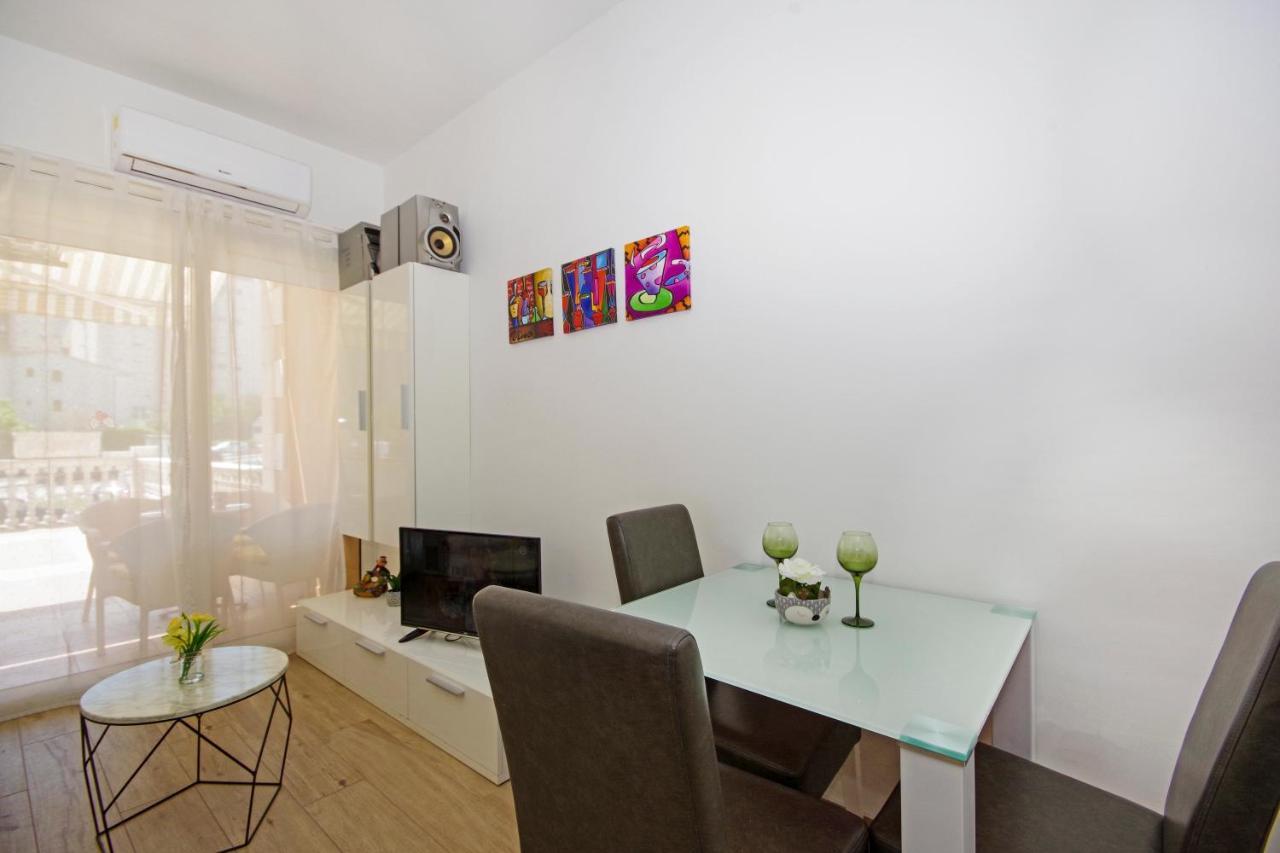 Apartment House Split
