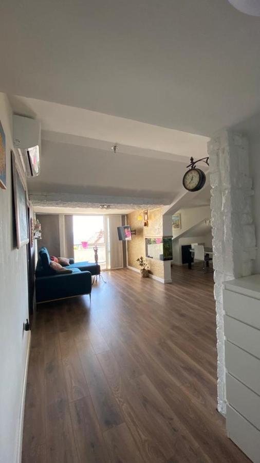 Apartment Luxury Near Bacvice Beach