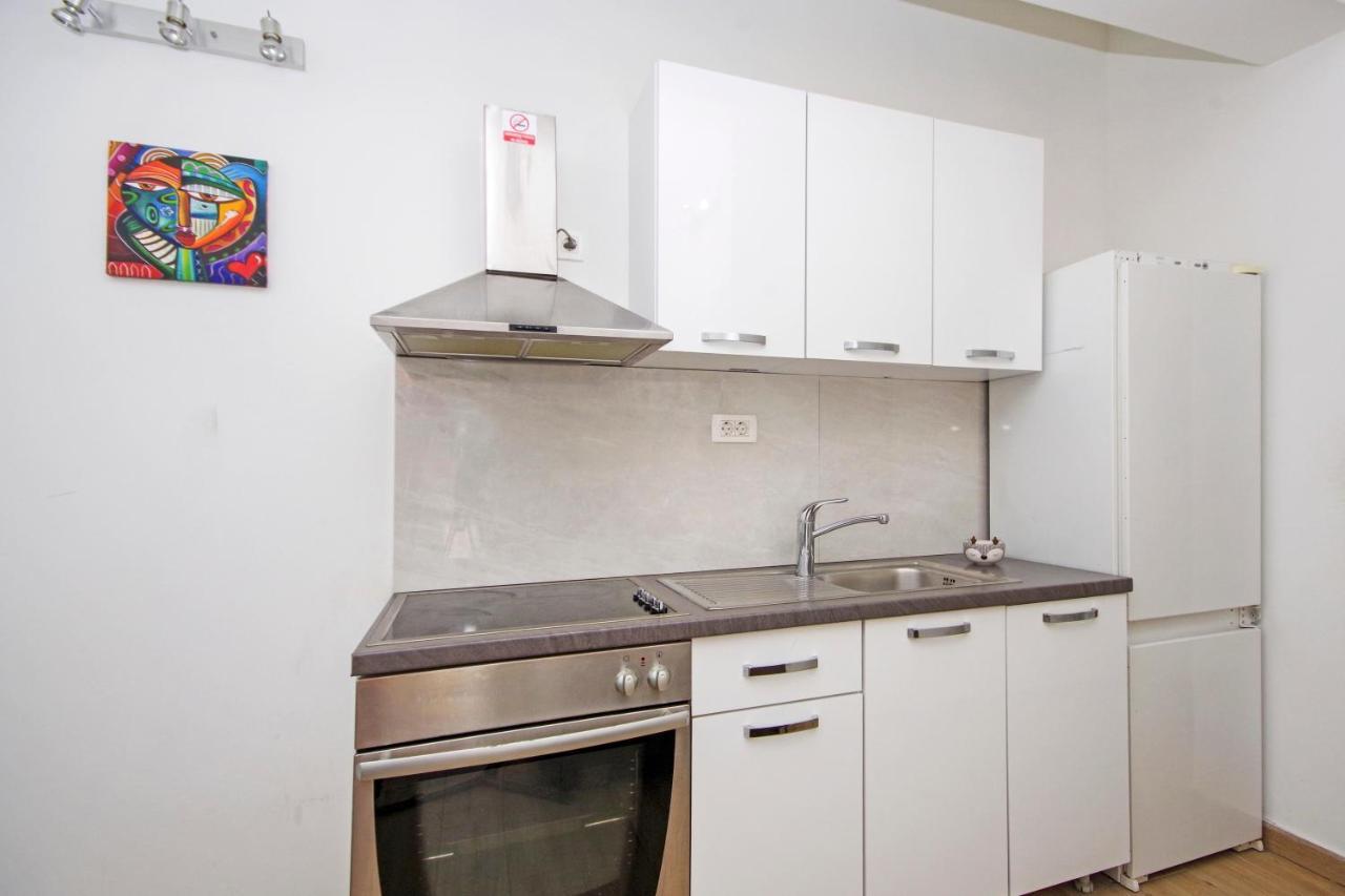 Apartment House Split *