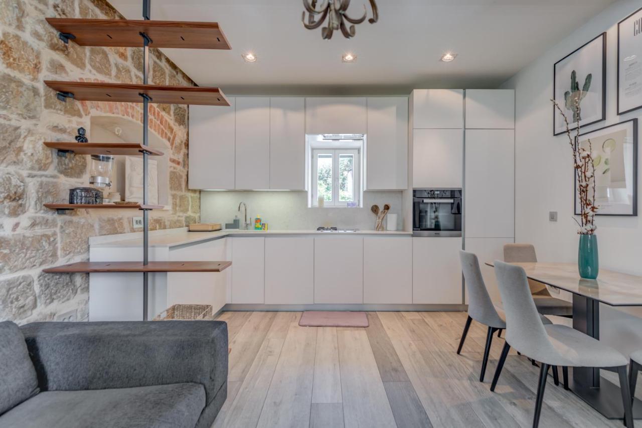 Funky Donkey Apartment *