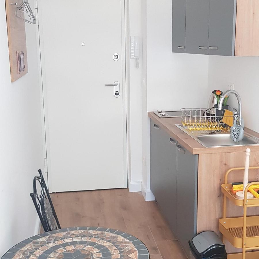 Sweet Little Apartment *