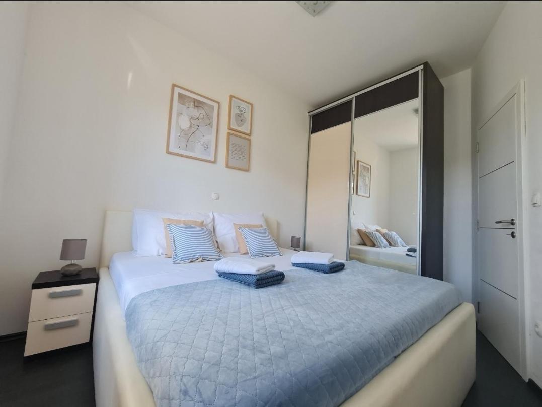 New Modern-park View-5 Minutes From Diocletian's Palace *