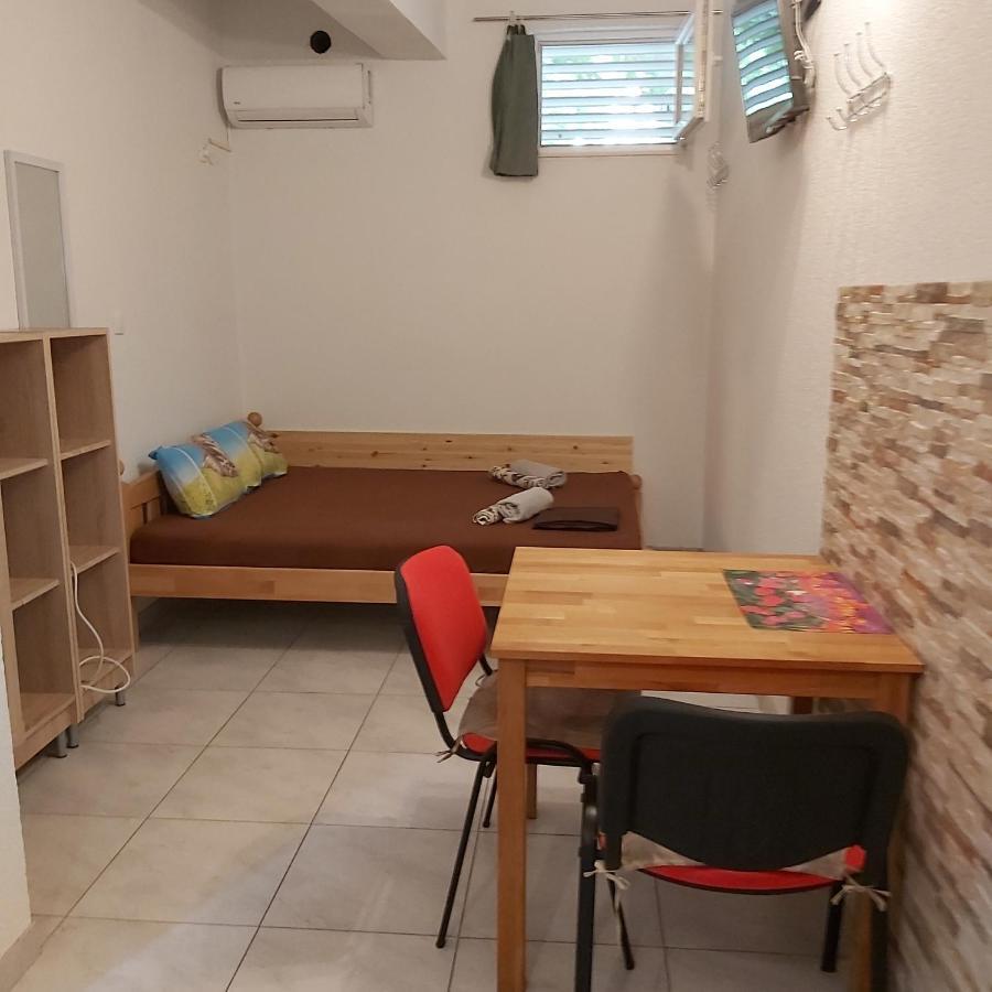 Rooms- Denis