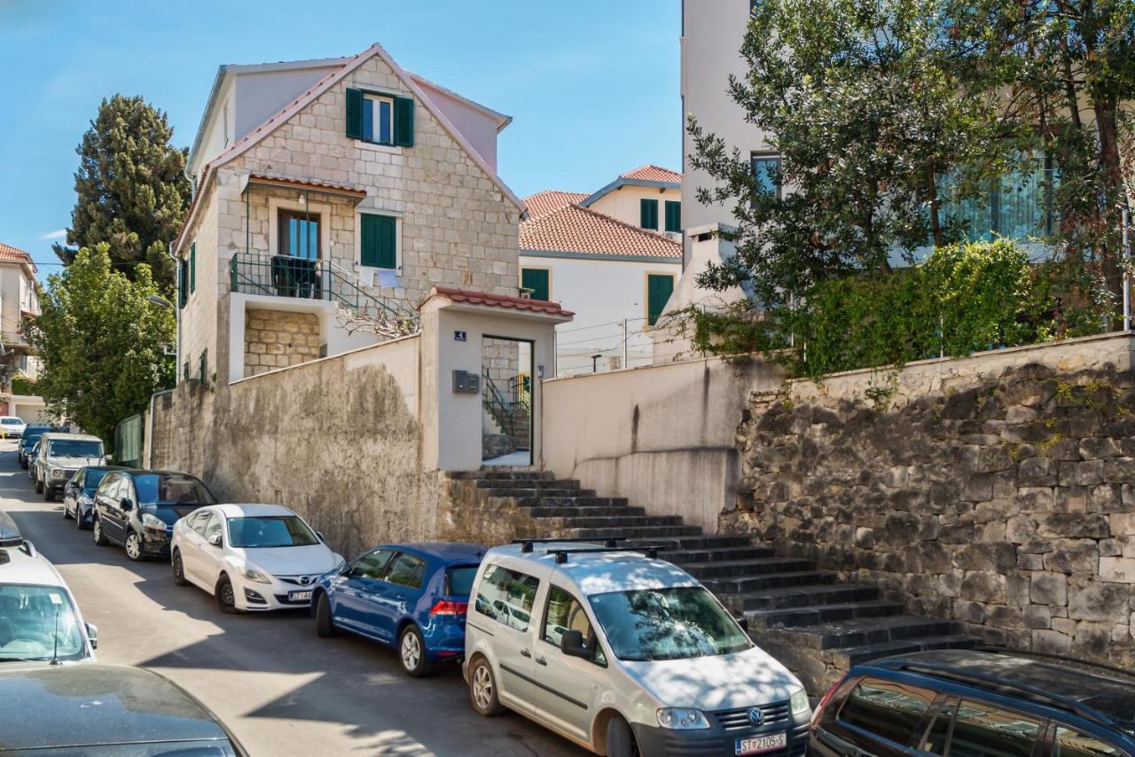 Funky Donkey Apartment Split