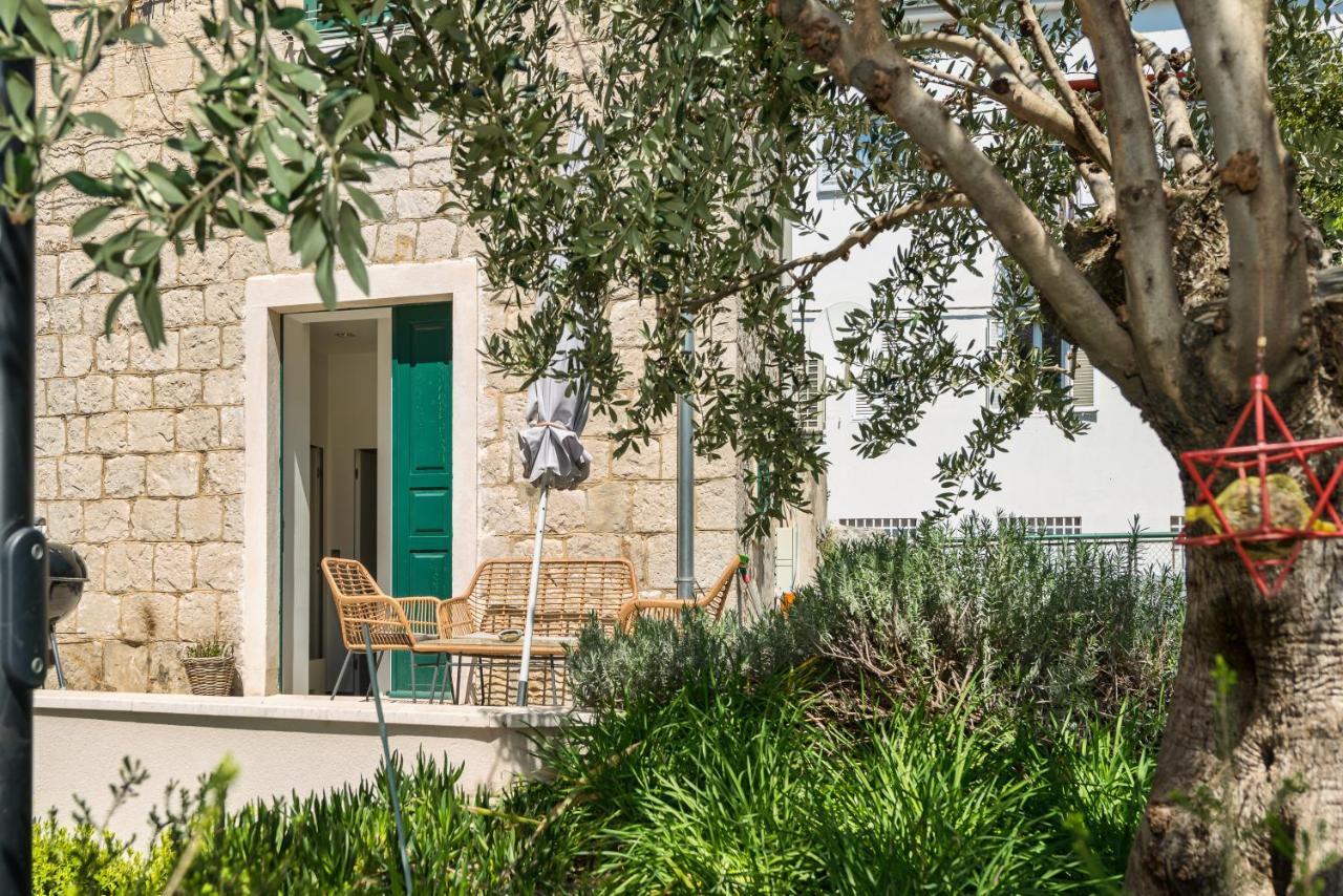 Funky Donkey Apartment Split
