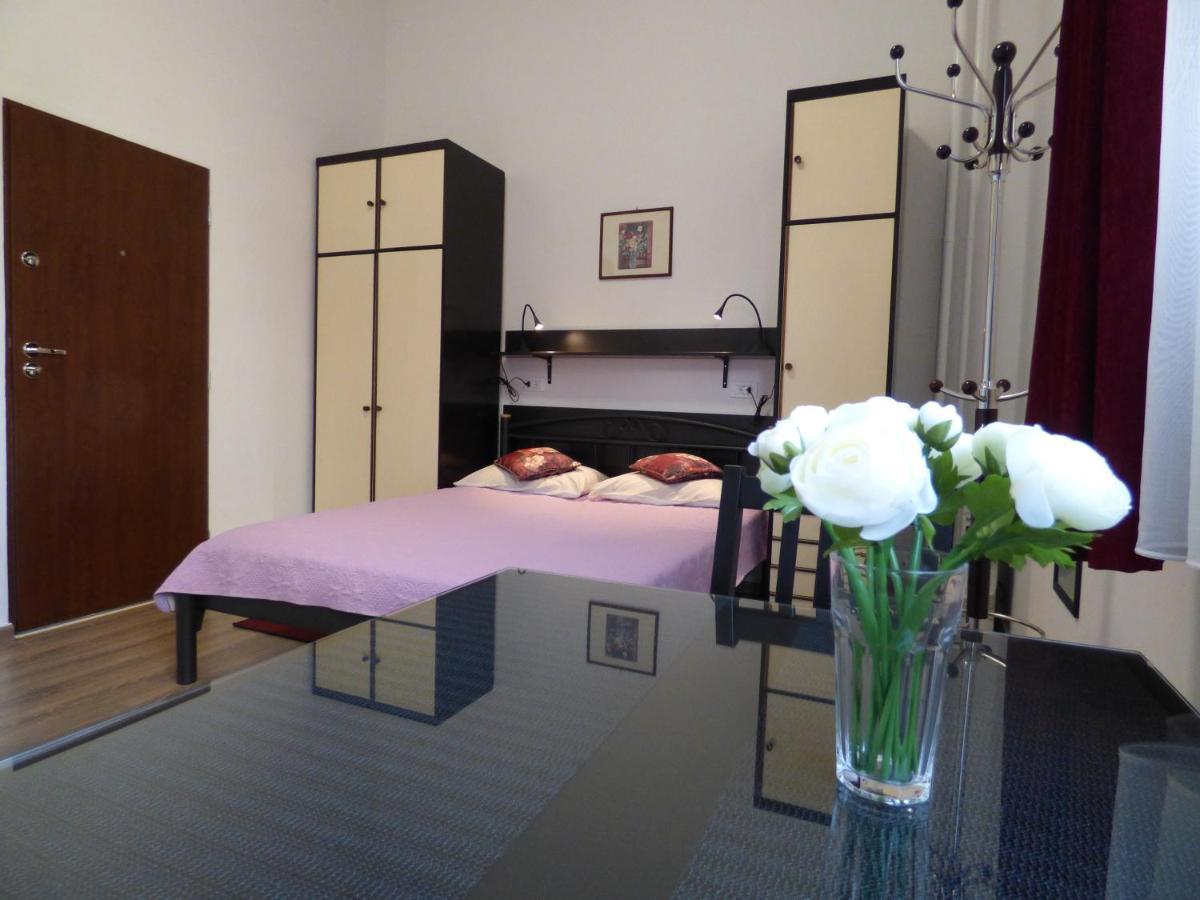 Apartment Apartman Mira Split