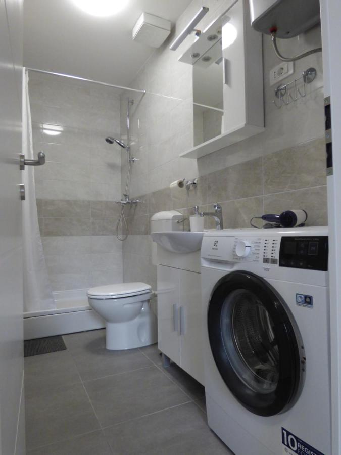 Apartment Apartman Mira Split