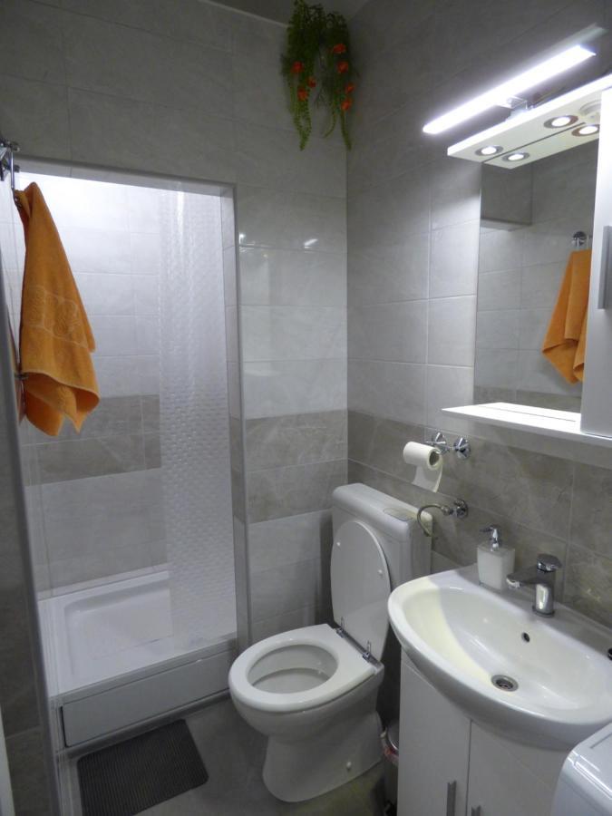 Apartment Apartman Mira Split
