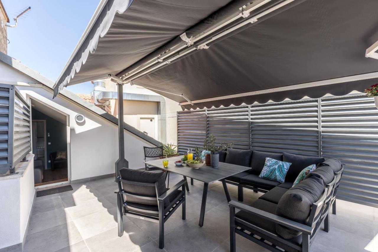 Main Square Duplex With Rooftop Terrace *