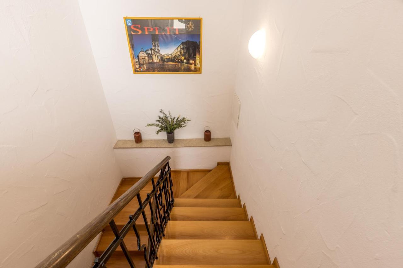 Main Square Duplex With Rooftop Terrace Split