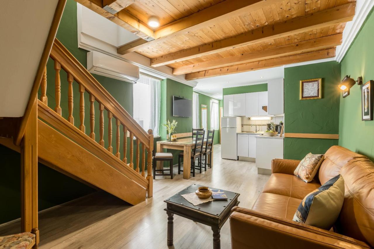 Main Square Duplex With Rooftop Terrace