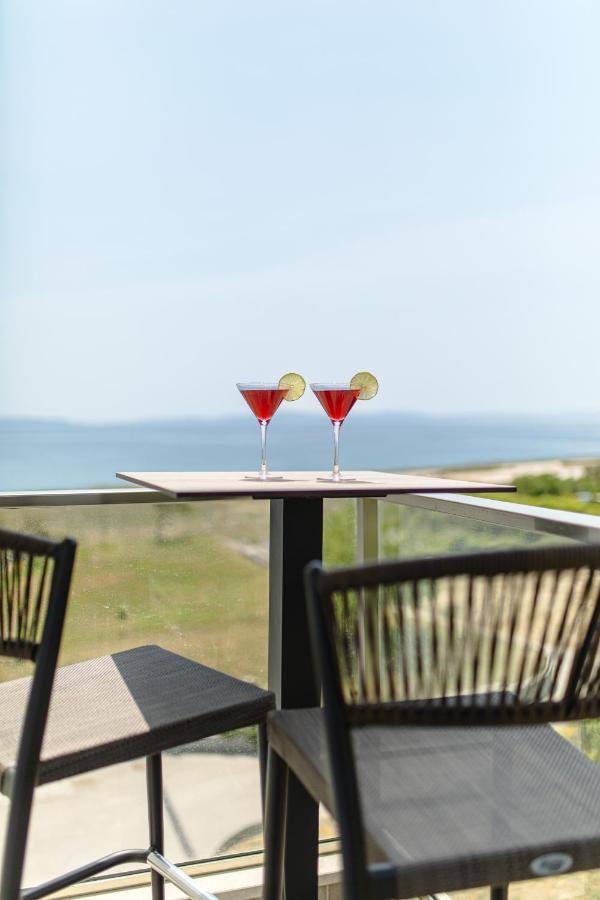 Cosmopolitan ****