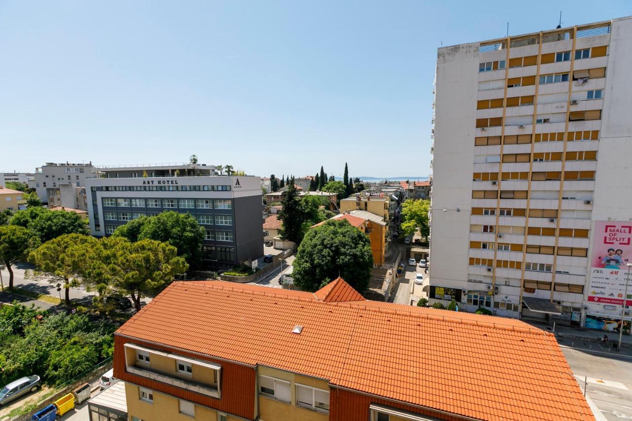 Sunny & Luxury Near City Center Apartment Split