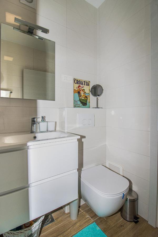 Brand New 1br Near Central Station, Old Town, Beach - 3 Minute Walking