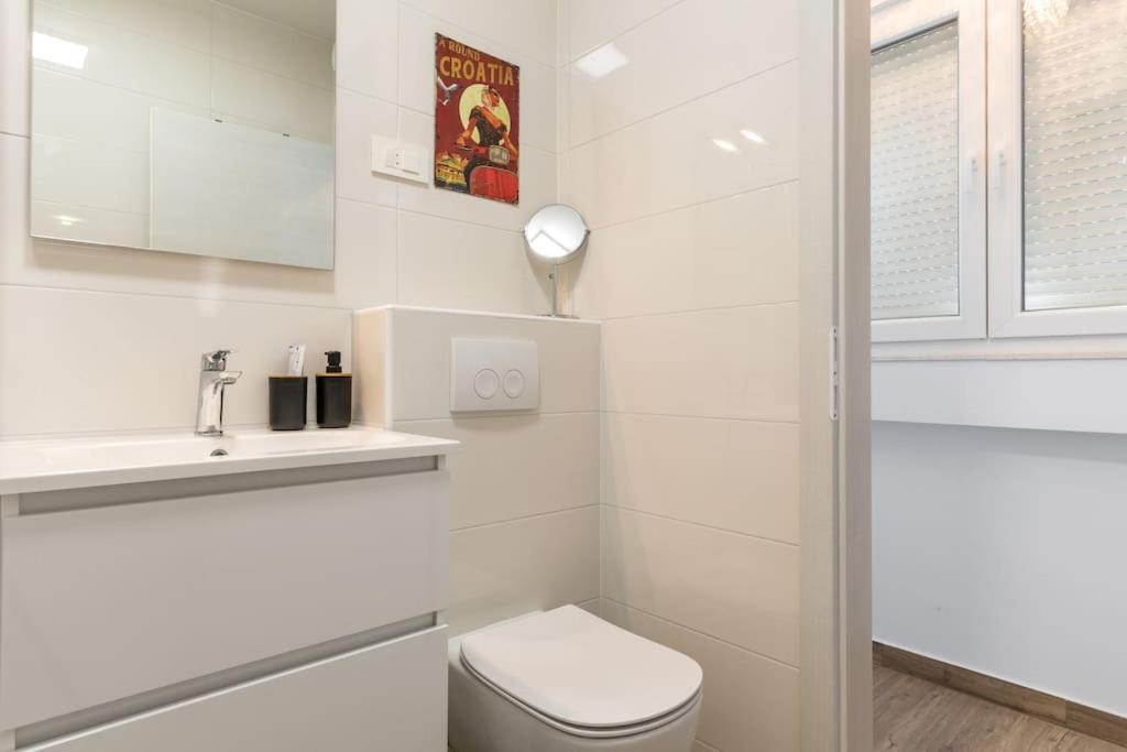 Brand New 1br Near Central Station, Old Town, Beach - 3 Minute Walking *