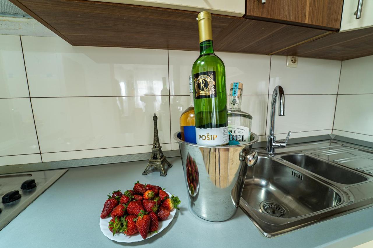 Diocles Place Apartment *