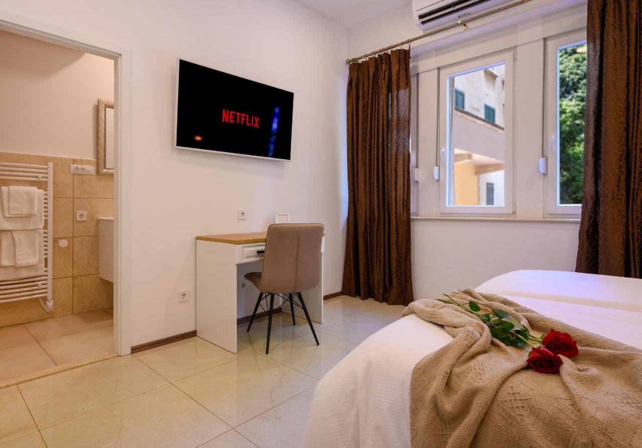 Summer Breeze Luxury Gasthuis 4*