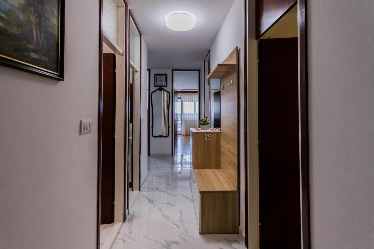 Apartment Panorama Split