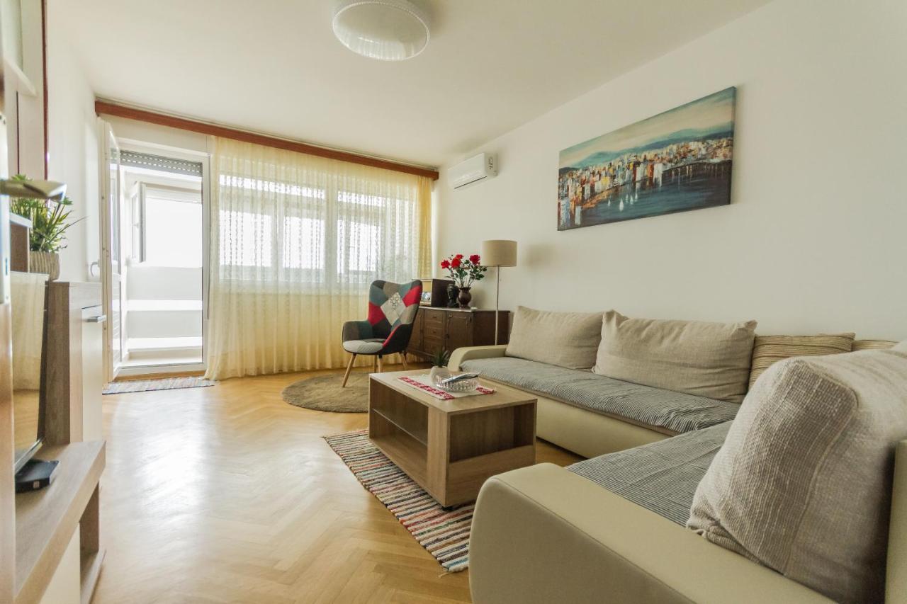 Panorama Apartment *