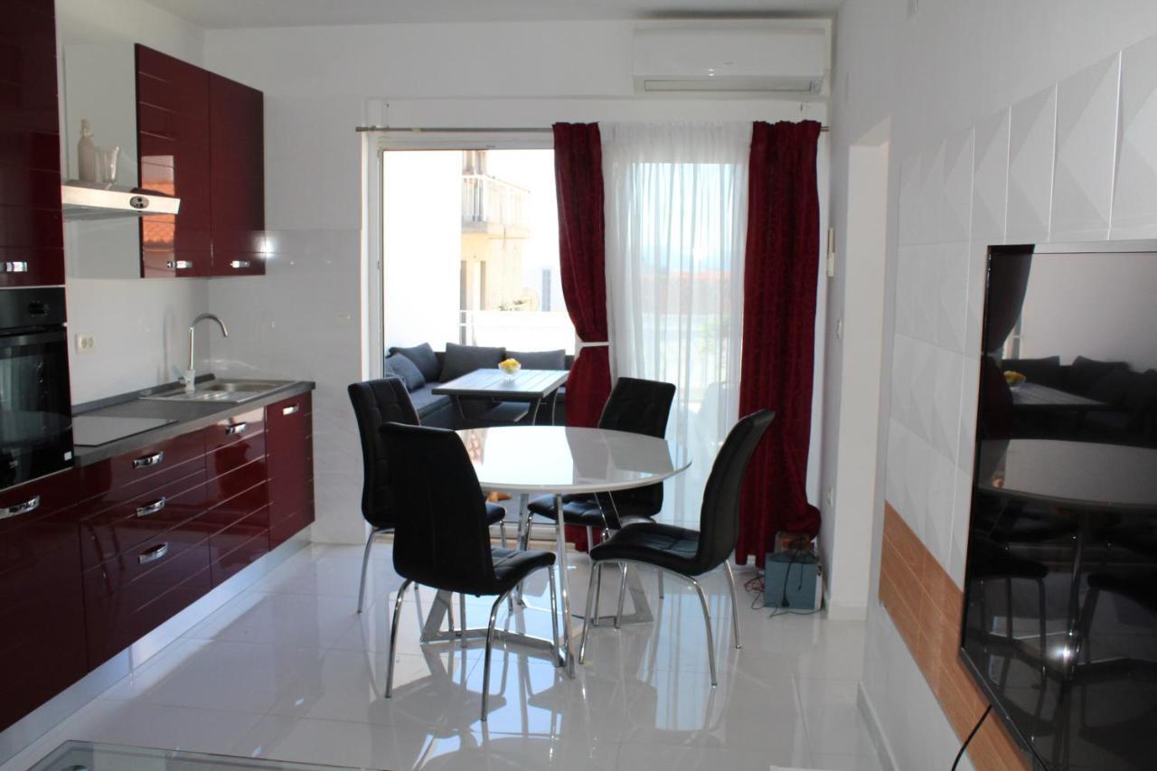 Luxury Maestral - Private Pool Apartment Split