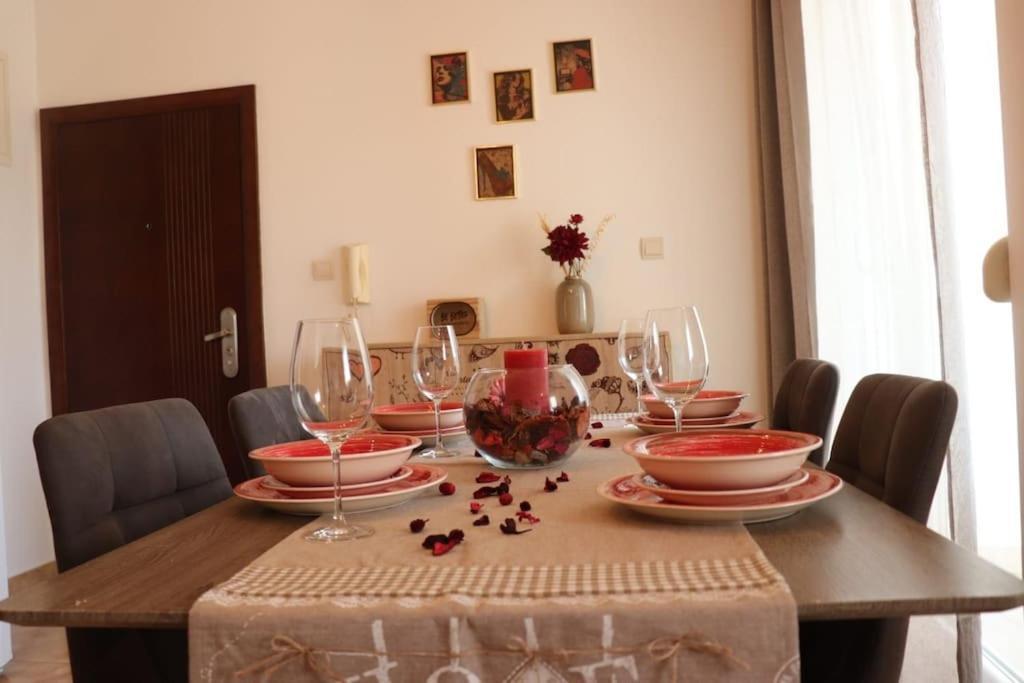 Kikaso - Near Mall Of Split, Free Parking Apartment *