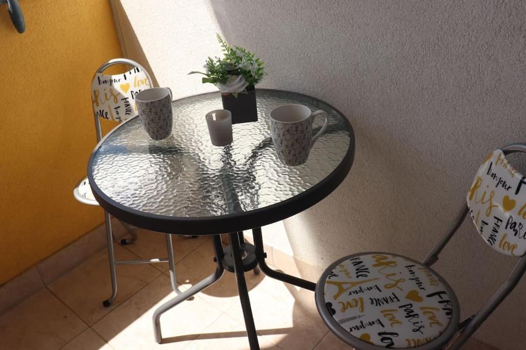 Kikaso - Near Mall Of Split, Free Parking Apartment *