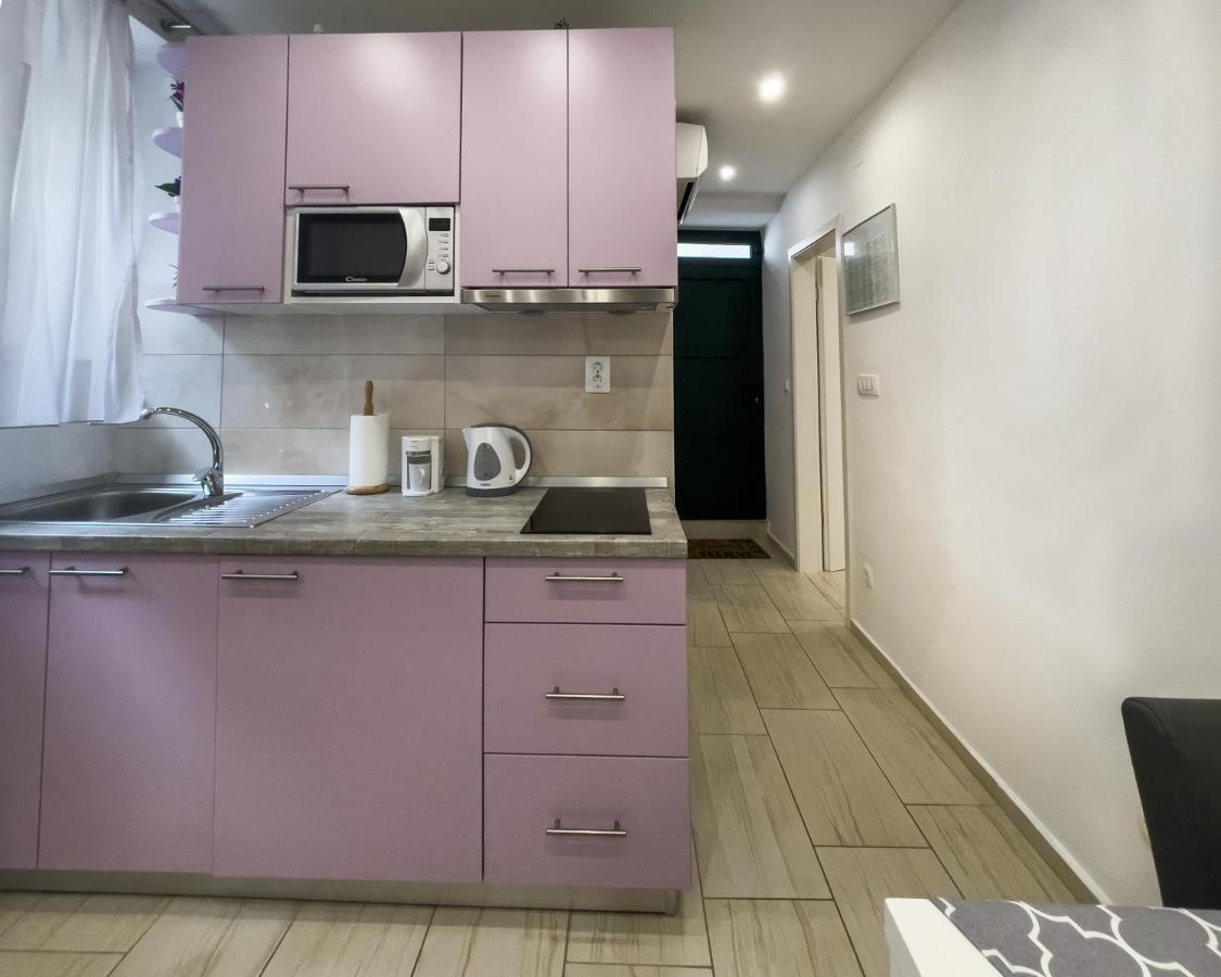 Pink Apartment *