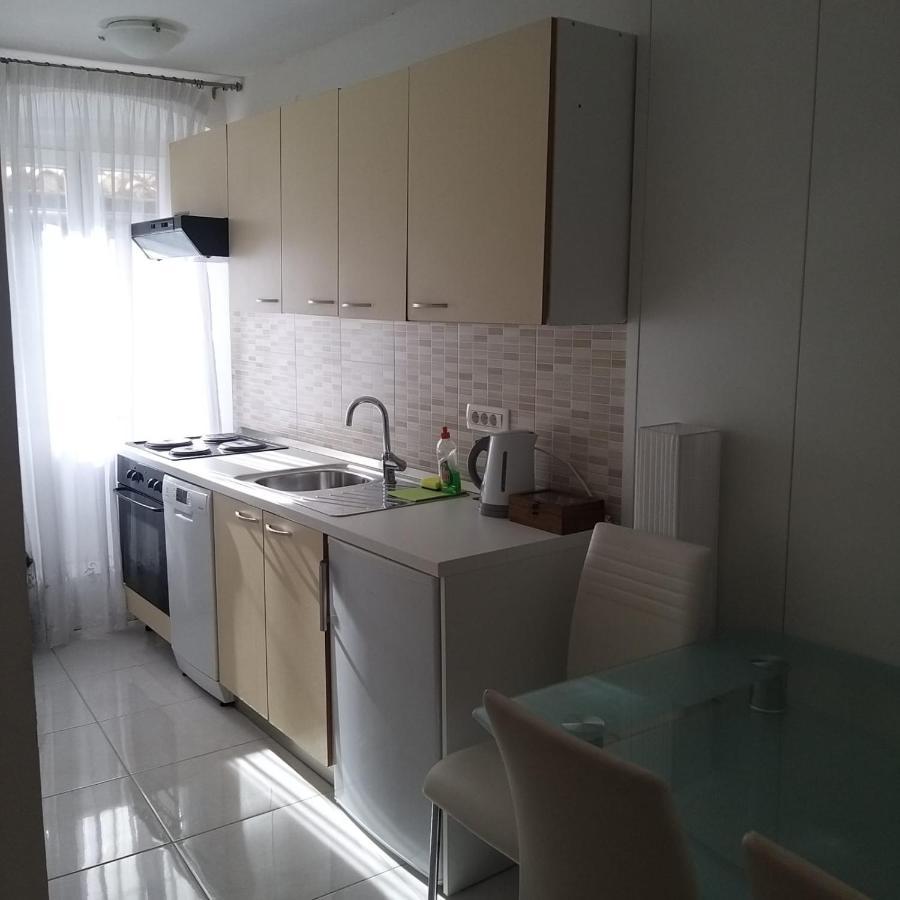 Iron Gates Apartment *