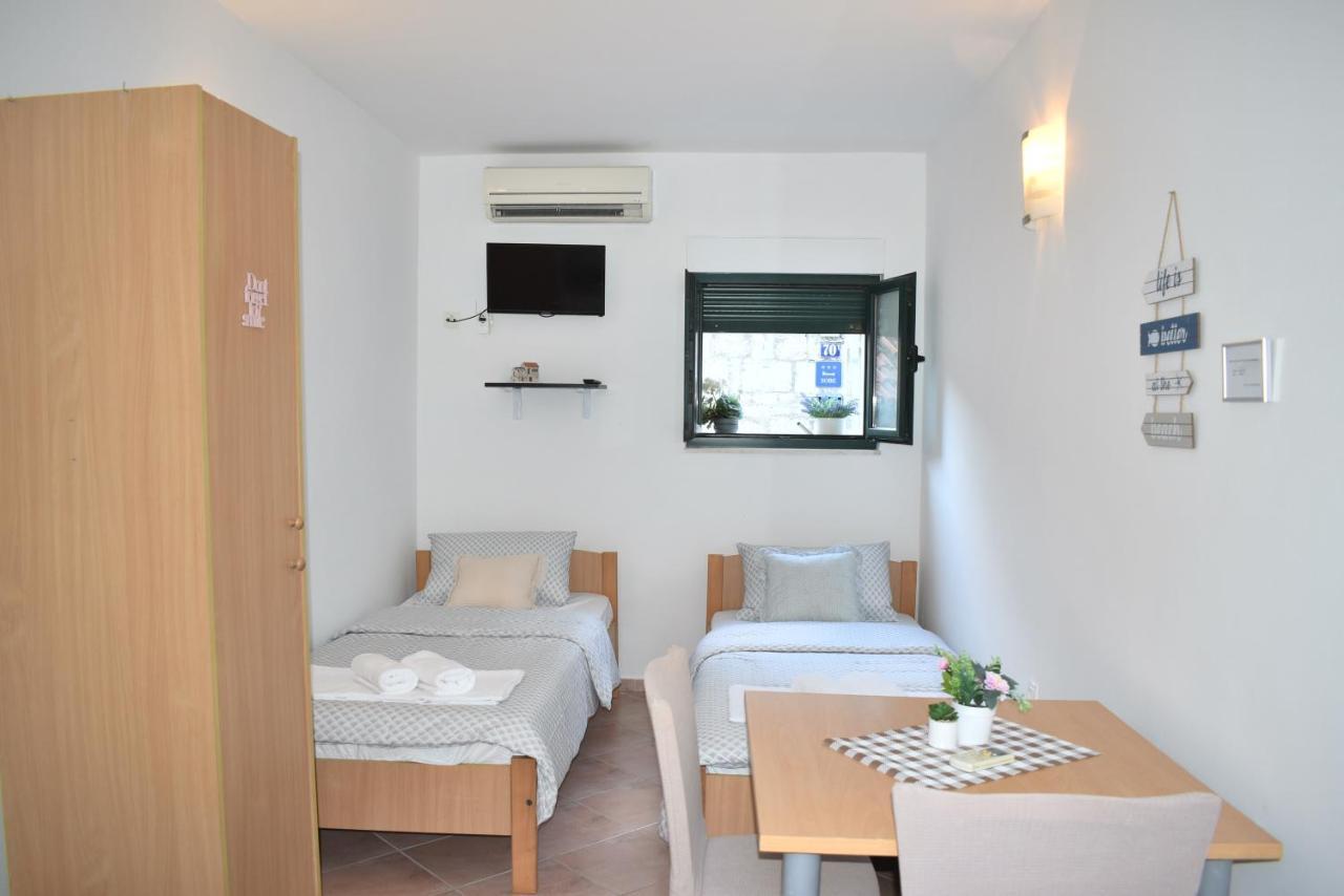 Twin Apartment Split