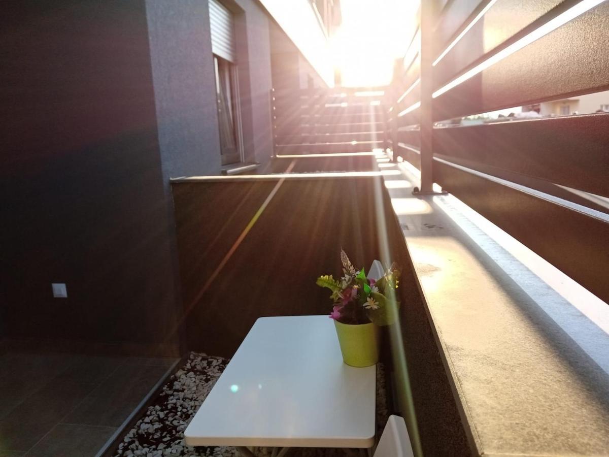 Apartment Paola With Free Private Parking Place Split