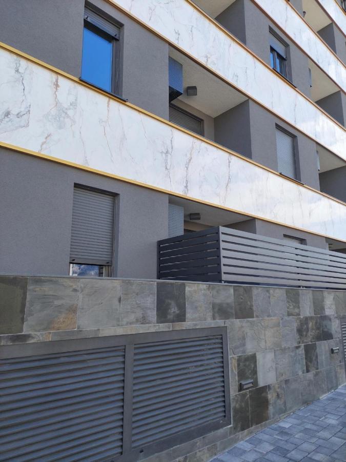 Apartment Paola With Free Private Parking Place