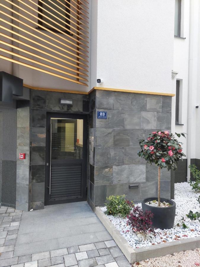 Paola With Free Private Parking Place Apartment Split