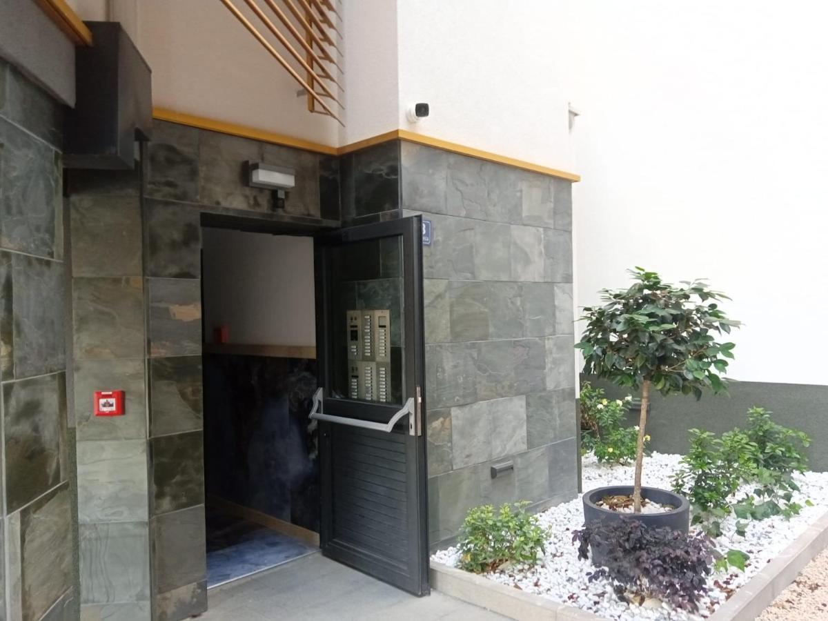 Apartment Paola With Free Private Parking Place