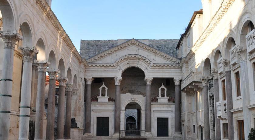 Paola With Free Private Parking Place Apartment